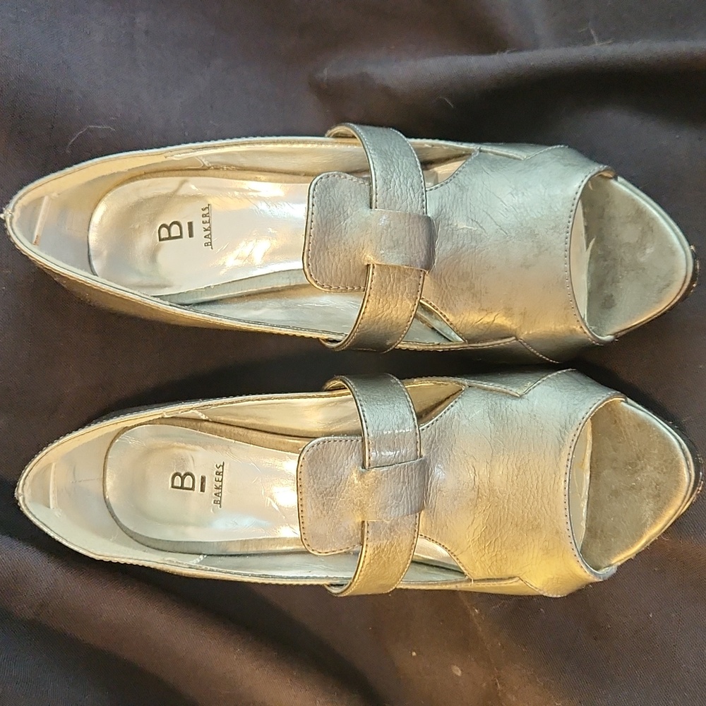 Silver  Gray 56 Baker's platform open toe slip on heels size 7B style Ivy 1711